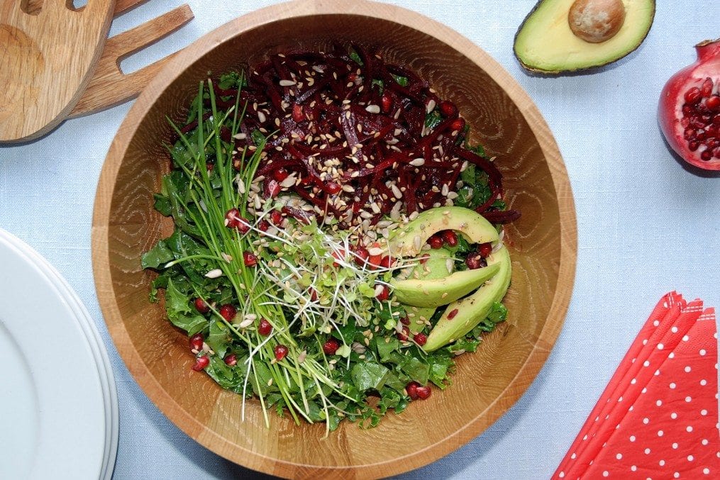 Kale_and_pomegranate_salad